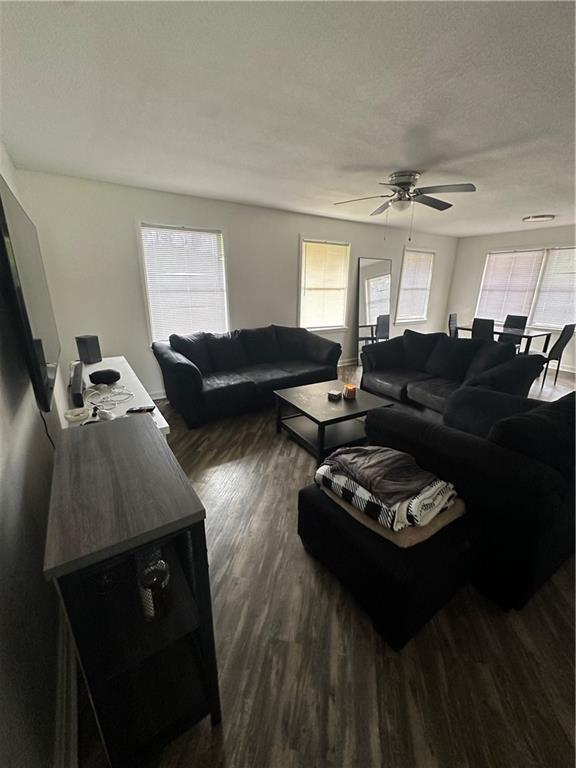 Foto del edificio - 633 Halsey St