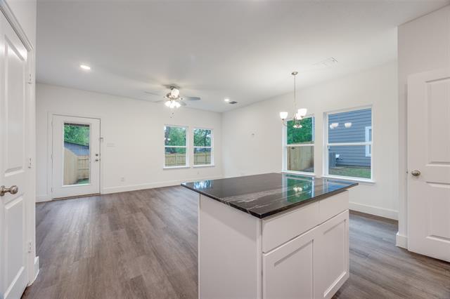 Foto del edificio - 412 E 7th St