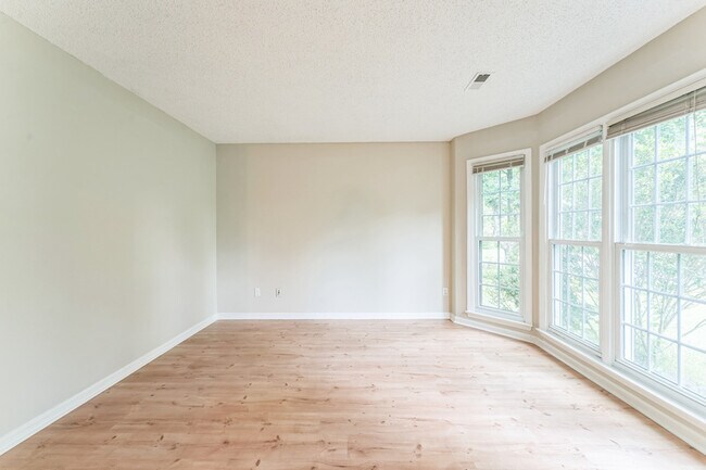 Building Photo - 6611 Barry Whitaker Pl