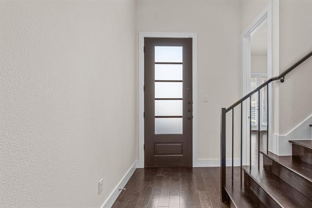 Building Photo - 600 Melba St