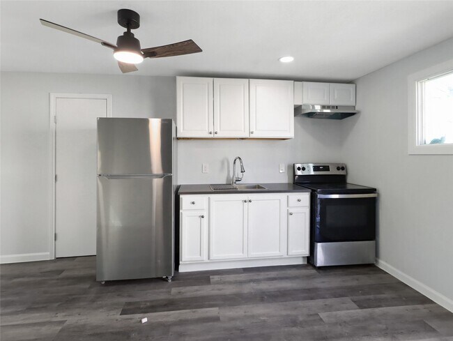 Building Photo - 1919 Avenue O