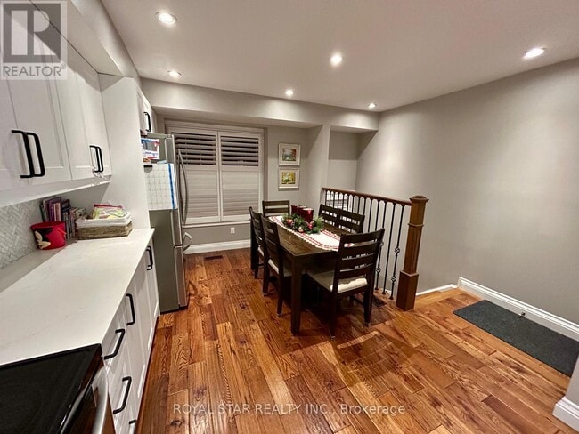 Building Photo - 435 English Rose Ln