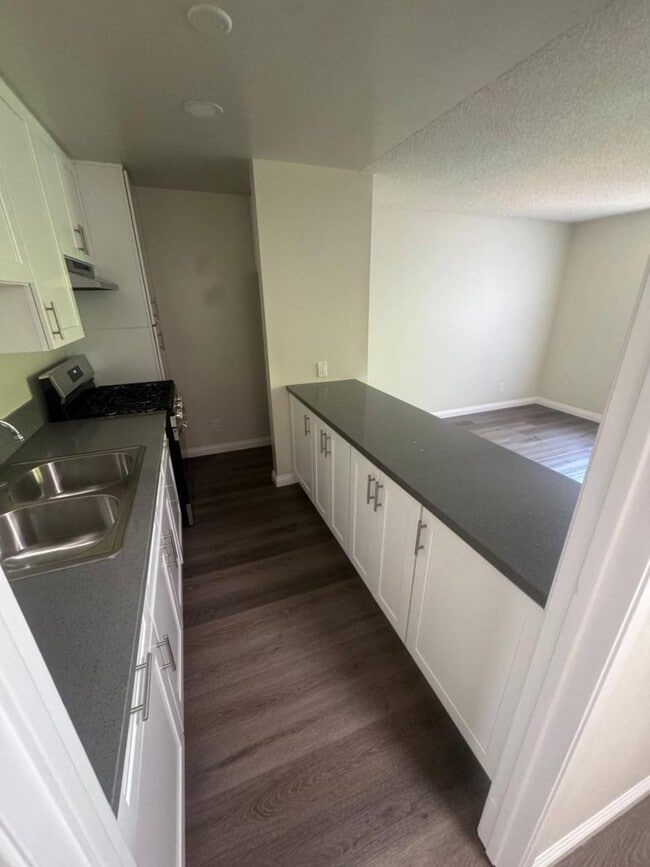Building Photo - 0.0 bedroom in Sunland California 91040