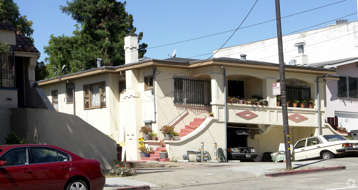 Building Photo - 2851-2853 Macarthur Blvd