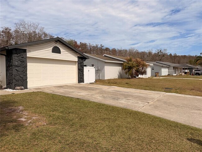 Foto del edificio - 106 W Cedarwood Cir