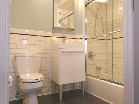 Primary Photo - 387 Degraw St
