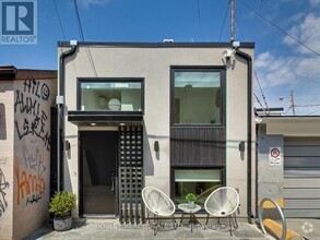 Building Photo - 13R Mansfield Ave