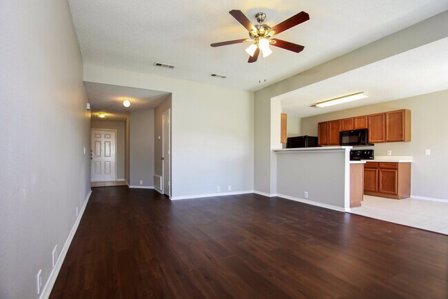 Foto del edificio - 1308 Wintercreek Dr