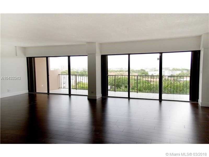 Foto principal - 1800 NE 114th St