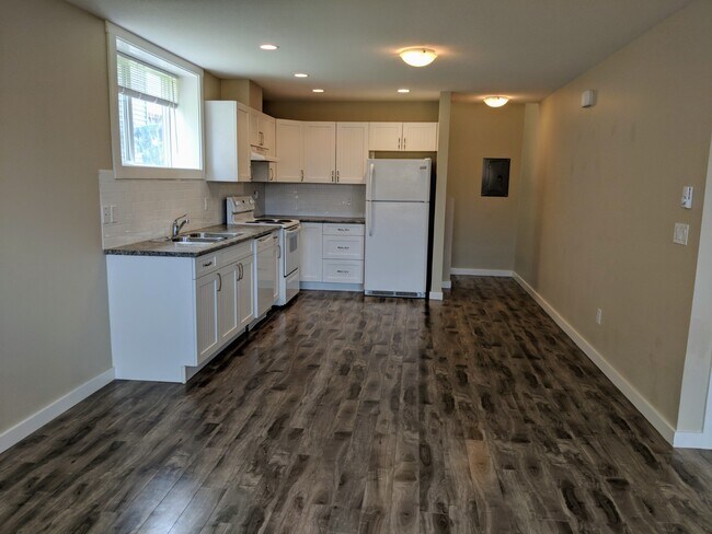 Photo du bâtiment - 1620 A-16287 87 Ave