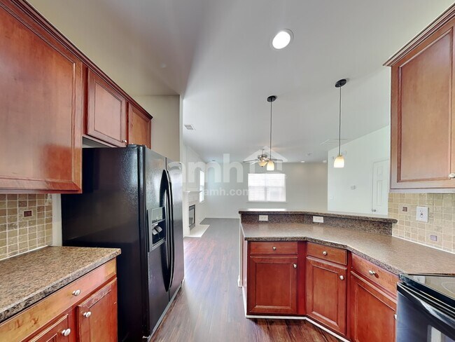 Foto del edificio - 10922 Adelaide Ct