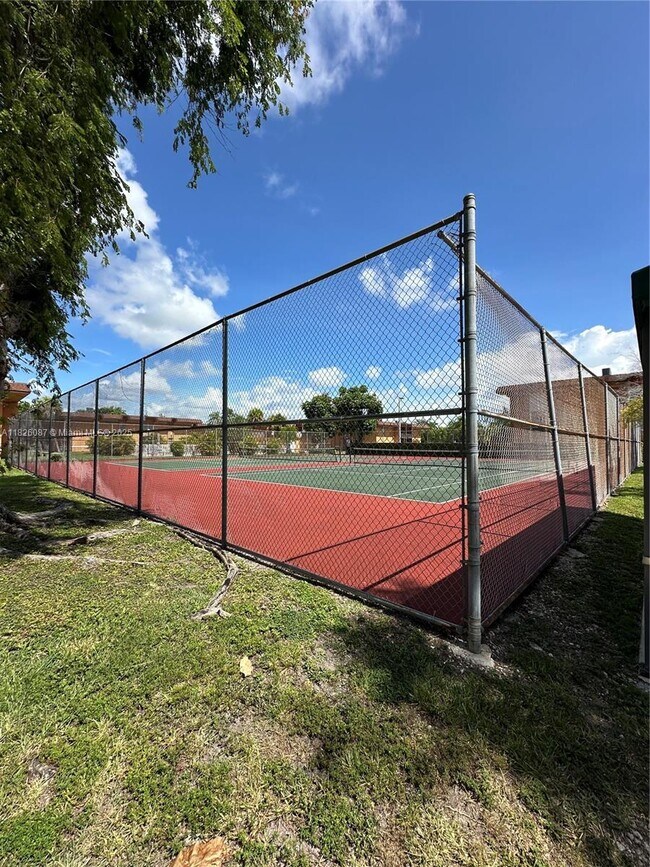 Foto del edificio - 9487 SW 76th St