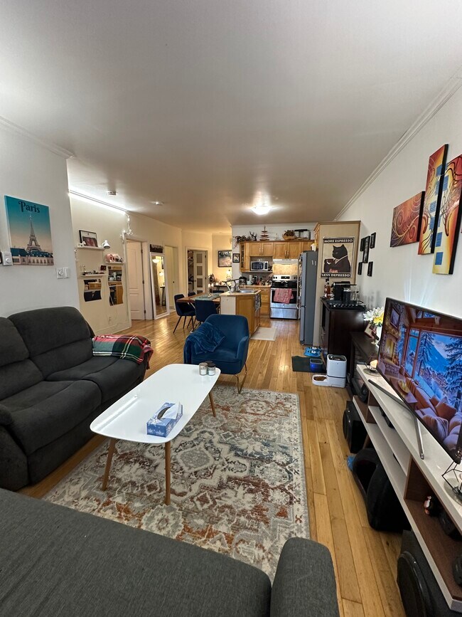 View from living room to kitchen - 2219 Av Prud'homme