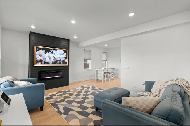 Foto del edificio - 236 Sunset Aly Dr