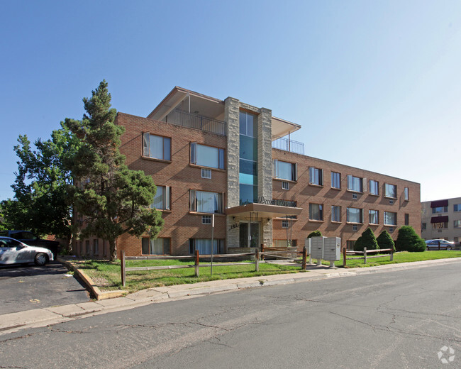 Building Photo - Prince Charles Apartments