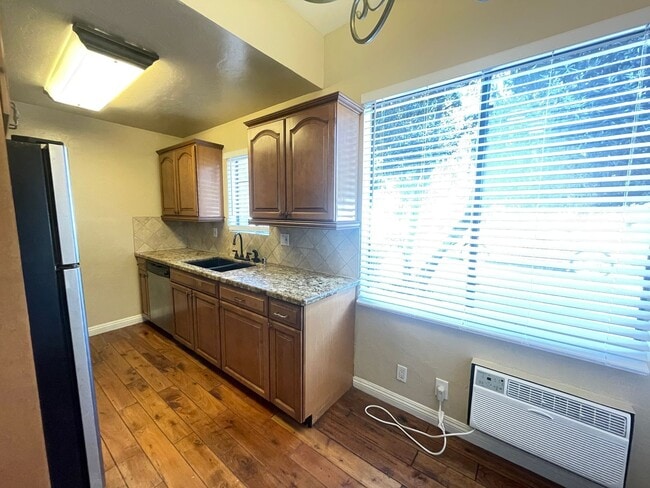 Building Photo - Charming 2 Bed 2 Bath In El Cajon *$500.00...