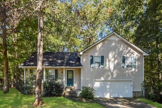 Building Photo - 130 Branchwood Dr