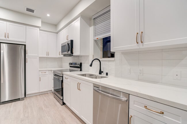 Building Photo - Bolsa Row Apartments