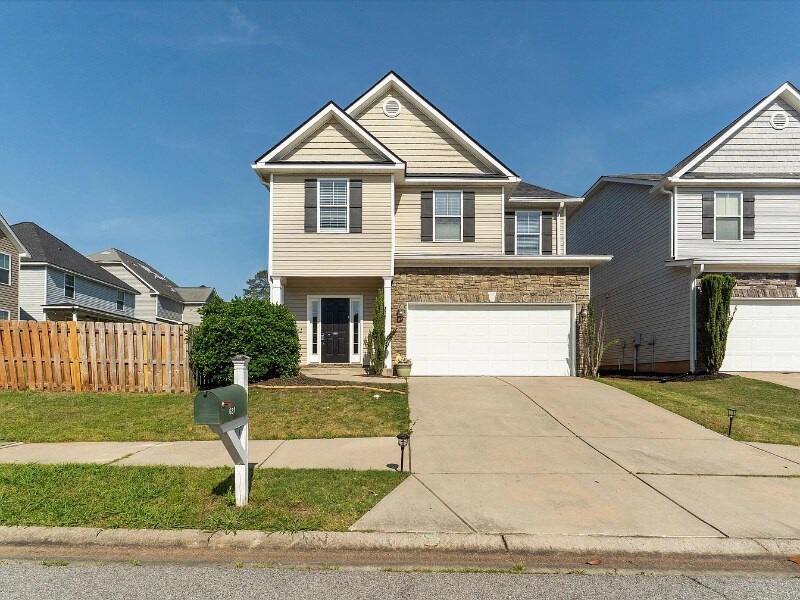 Primary Photo - 631 Dunrobin Ln
