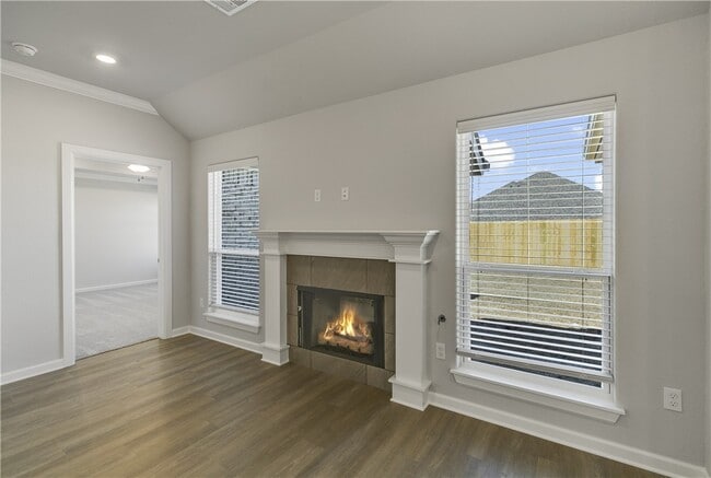 Building Photo - 460 Willow Dr
