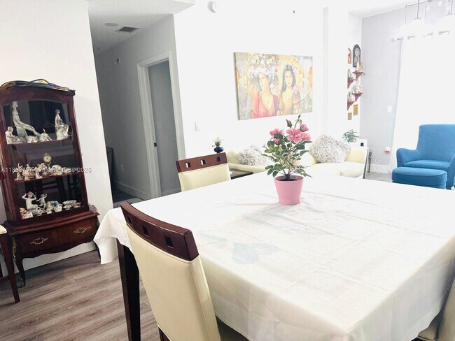 Foto del edificio - 5271 SW 8th St
