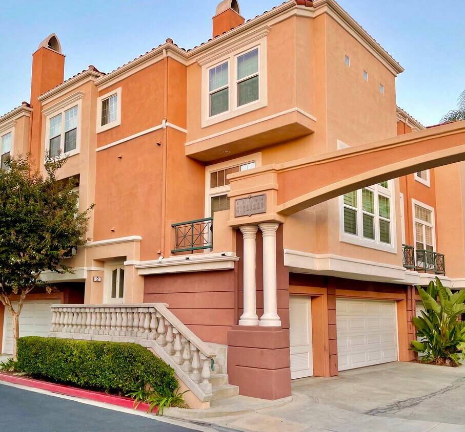 2 Cigliano Aisle, Irvine, CA 92606 Townhome Rentals in Irvine CA