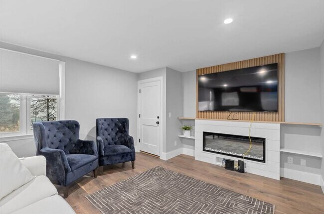 Building Photo - 306 Plantation St