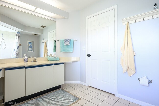 Foto del edificio - 586 Beachwalk Cir