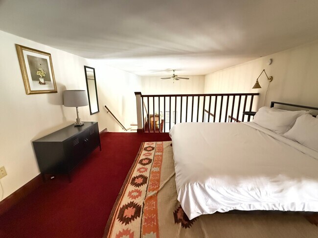 Foto del edificio - 402 W Dayton St