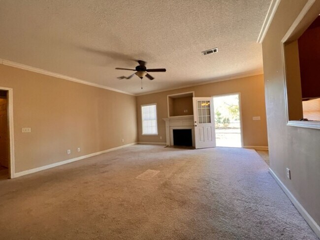 Building Photo - Welcome to The Enclave at Oak Crest!