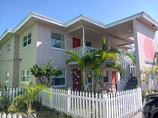 Building Photo - 311 Avanda Ct