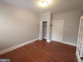 Building Photo - 307 Dolphin St