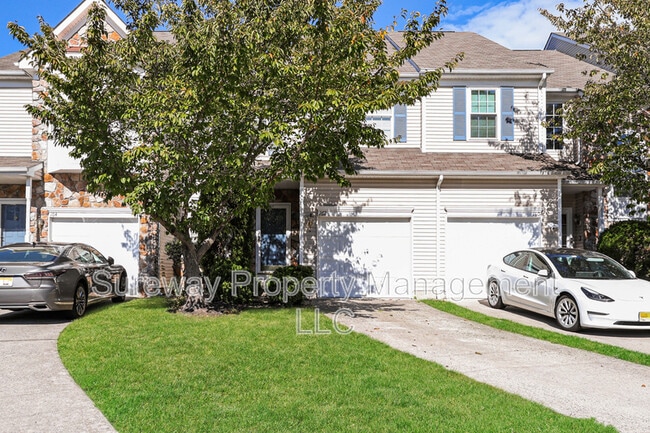 Photo - 162 Chancellor Dr Townhome