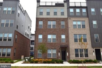 Building Photo - 13542 Innovation Station Lp