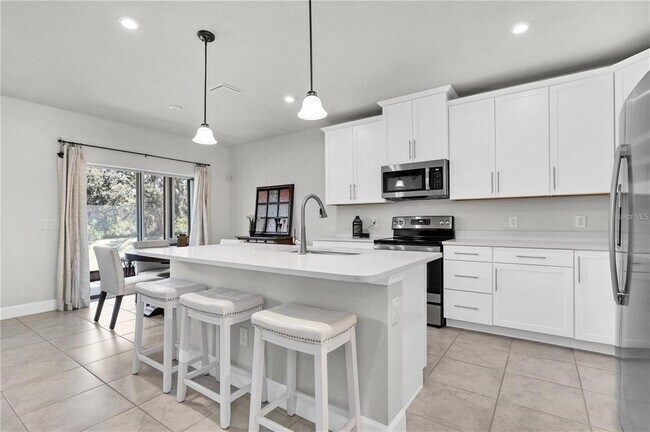 Foto del edificio - 8352 Greenway Ave