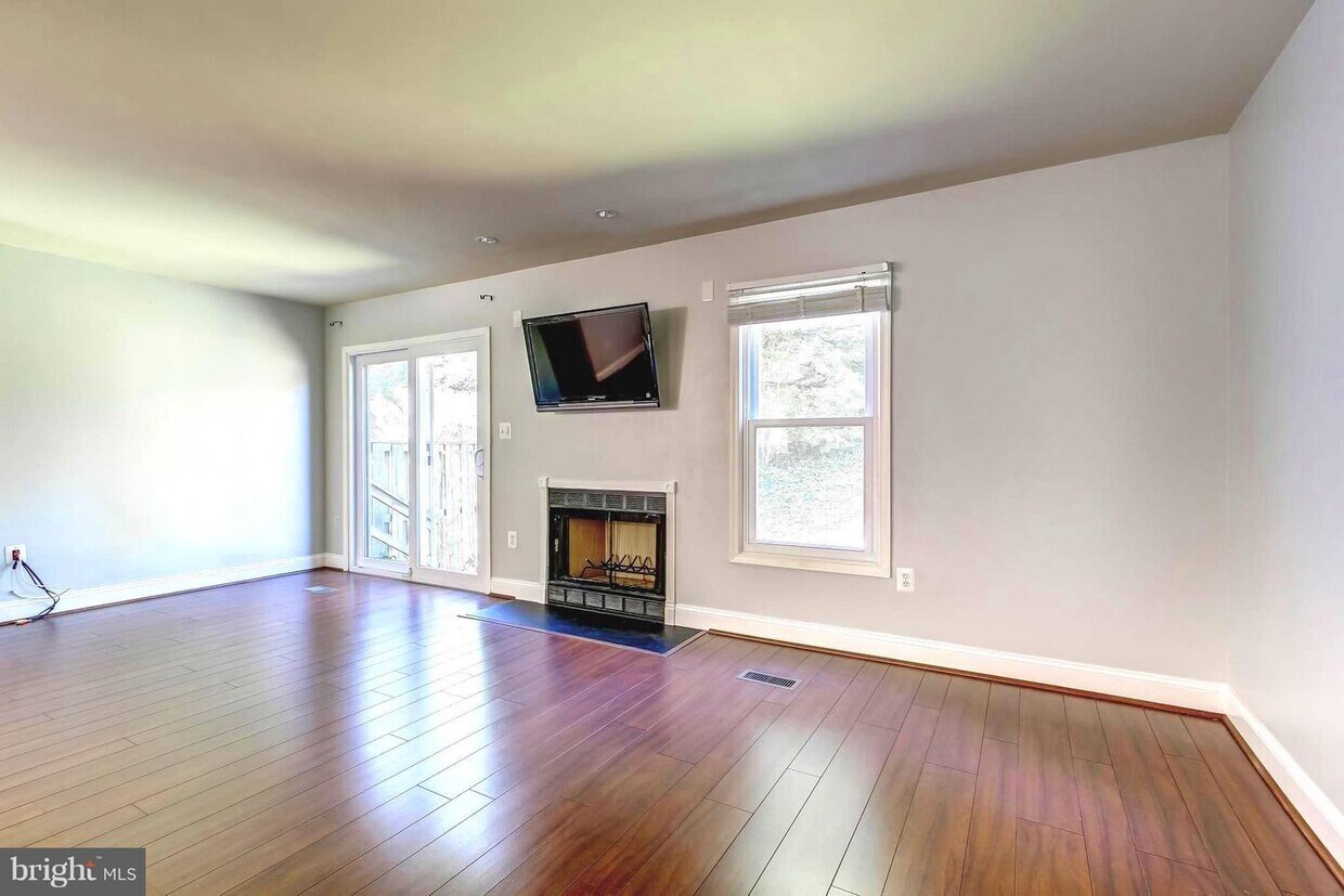 Primary Photo - 13118 Kara Ln
