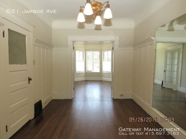 Foto del edificio - 621 Jarboe Ave