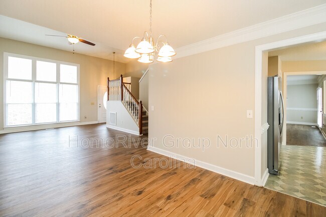 Building Photo - 4817 Hickory Woods Dr