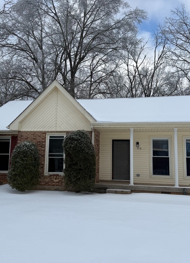 Building Photo - 315 Kevin Dr