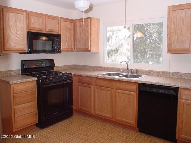 Foto del edificio - 3131 E Old State Rd
