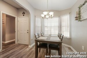 Foto del edificio - 6719 Dragon Creek