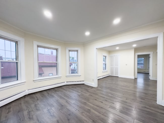 Building Photo - 98 Farnham St