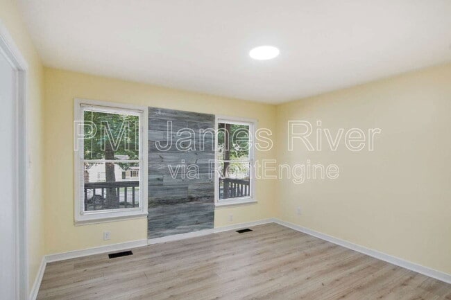 Building Photo - 400 Grinell Dr