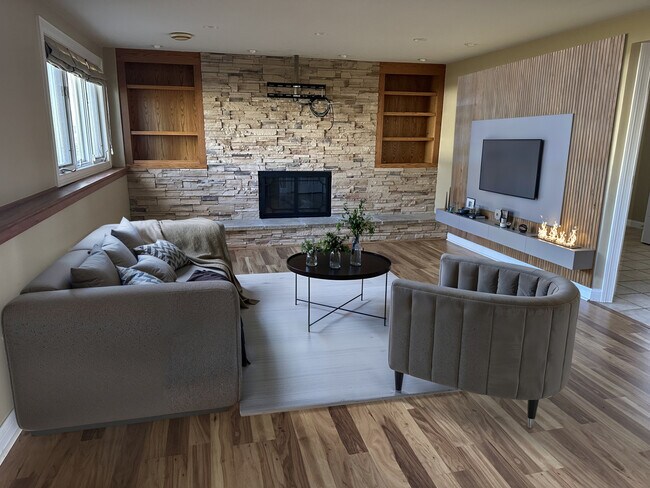 Foto del edificio - 28W661 Douglas Rd