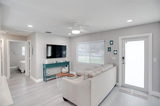 Foto del edificio - 1437 NE 25th St