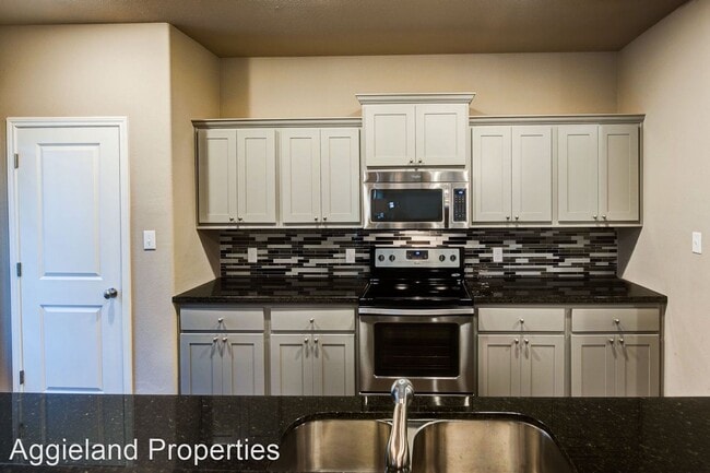 4 br, 4.5 bath House - 3509 Summerway Dr photo'