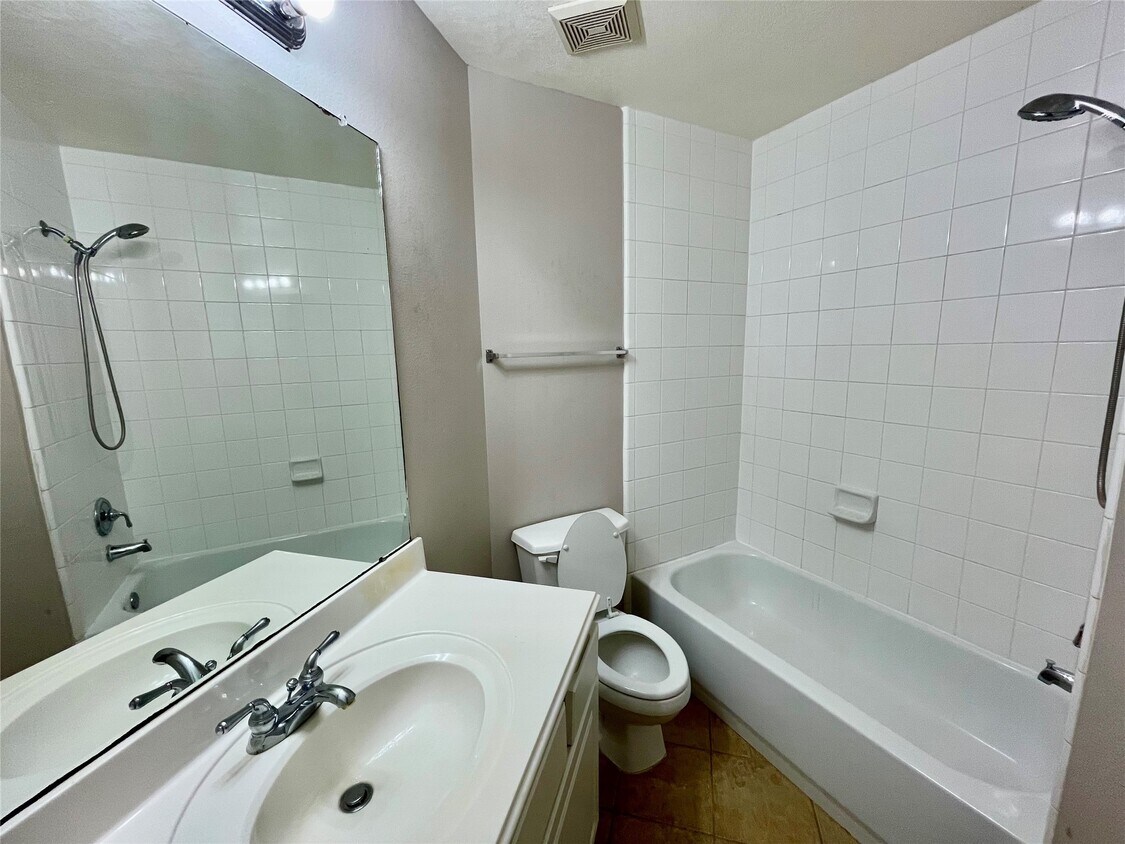 Foto del edificio - 16507 Shady Canyon Ct