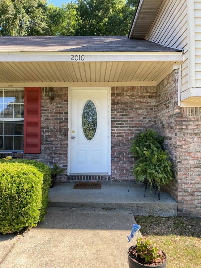 Building Photo - 6400 Bradley Park Dr