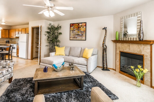 Building Photo - Blakewood Townhomes