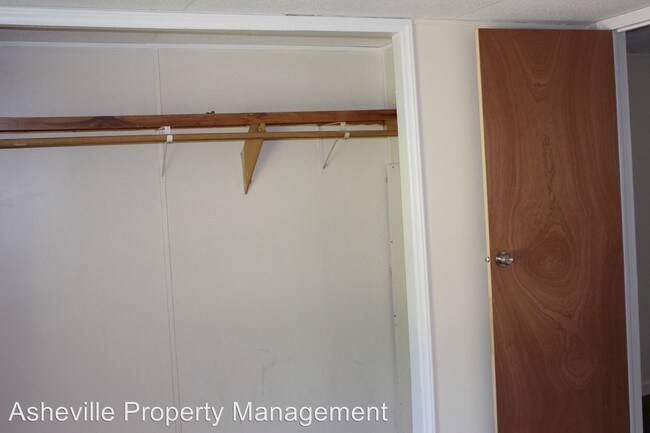 Foto del edificio - 13 Poplar Acres Dr